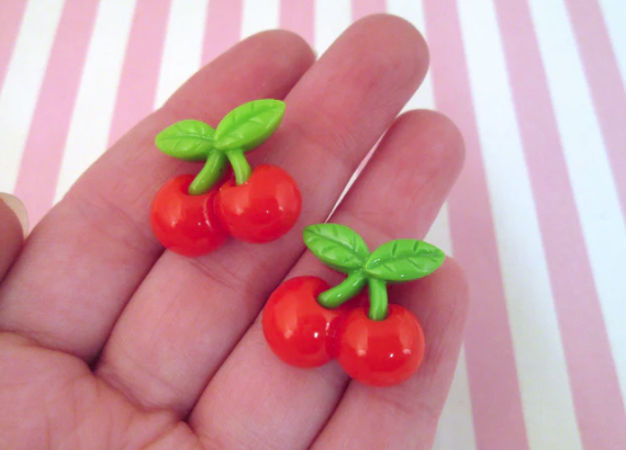 CHERRIES MAGNETIC NEEDLE MINDER