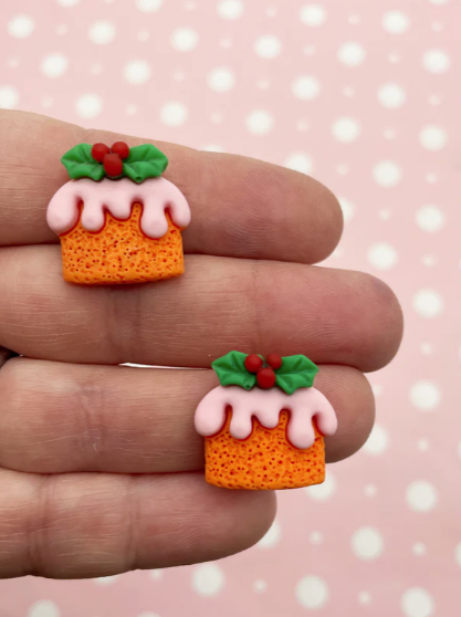 CHRISTMAS CAKE MAGNETIC NEEDLE MINDER