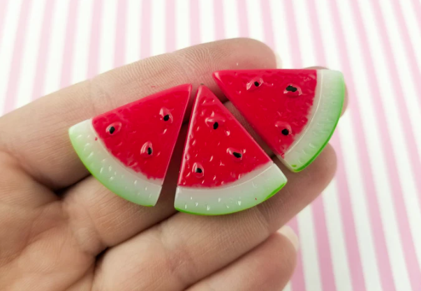 WATERMELON SLICE MAGNETIC NEEDLE MINDER