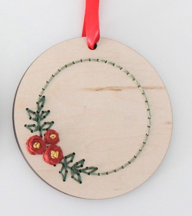 4" WOOD EMBROIDERY ORNAMENTS - WREATHS