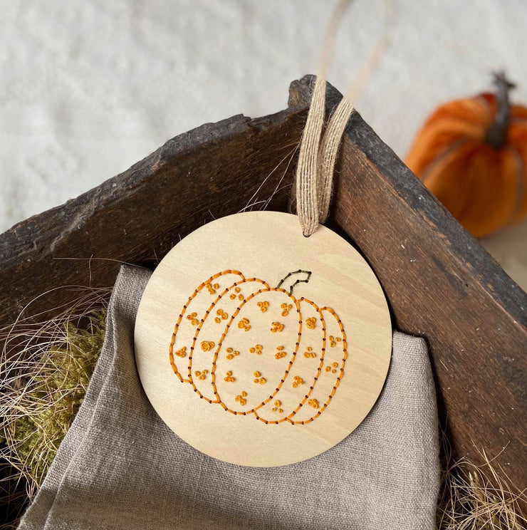 5" WOOD EMBROIDERY - FALL PUMPKIN