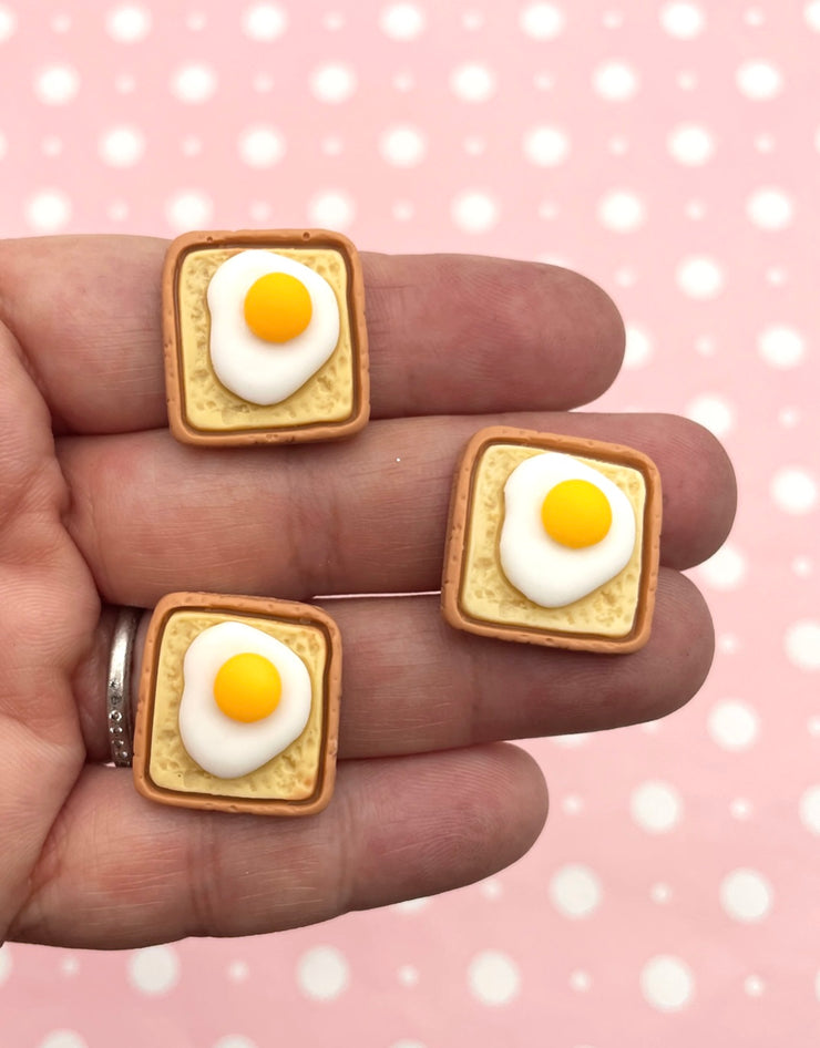 EGGS ON TOAST MAGNETIC NEEDLE MINDER