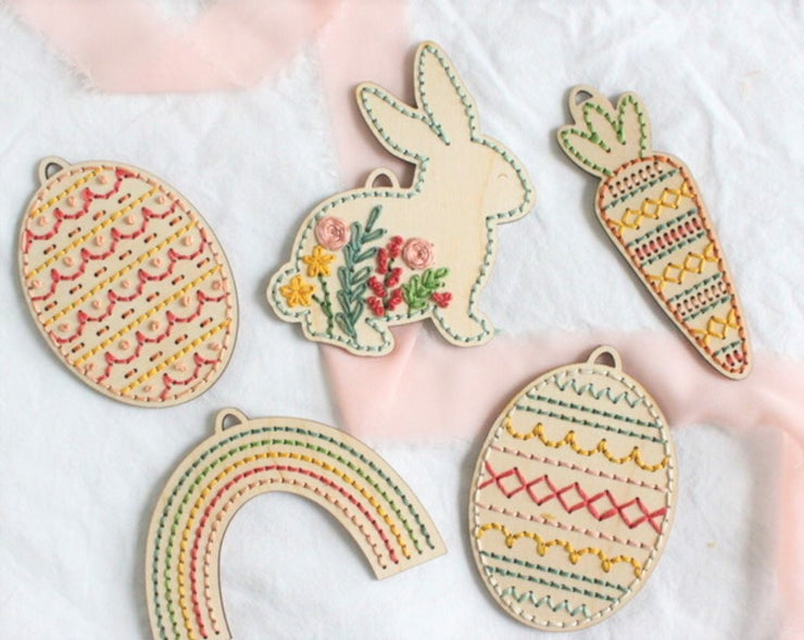 WOOD EMBROIDERY EASTER TAG - SET OF 5